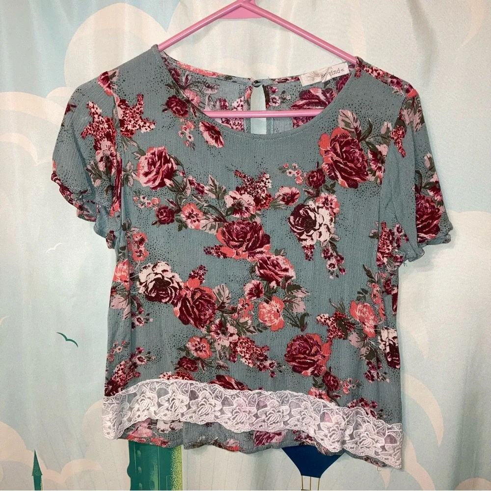 2/$15!! 3 Size Small Tops!! READ!! - Picture 5 of 7